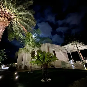  Villa Almyra
